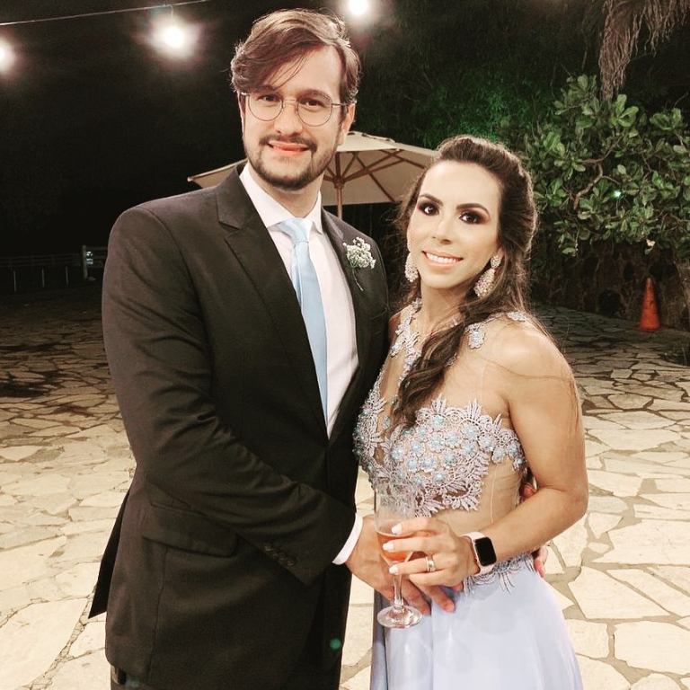 Registro mais que especial para Heuler Trento e sua linda esposa Érika Ferraz, em dia de apadrinhar o casamento de seu primo Rodolfo, na cidade de  Brasília.