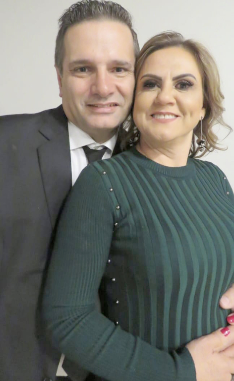 O contabilista Alicio Simioli está contabilizando hoje mais um ano de vida muito bem vivido e celebra a data juntamente à sua esposa Marilza. Parabéns e feliz vida.