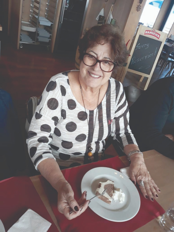 A professora aposentada Zeli Fernandes, comemorou idade nova na última quarta-feira, dia 29. Ela é sempre lembrada pelo seu grande círculo de amizade.