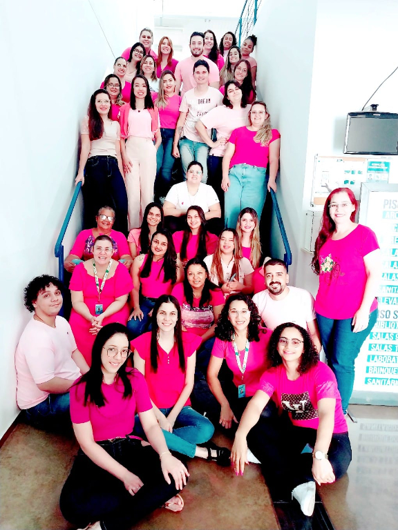 A equipe de colaboradores do Grupo Faveni e da Faculdade FUTURA entrou no clima do mundo cor de rosa da Barbie Girl e coloriram de pink o ambiente da faculdade nesta sexta-feira em homenagem a boneca icônica que agora tem até um filme estreando nas telas de todo o Brasil