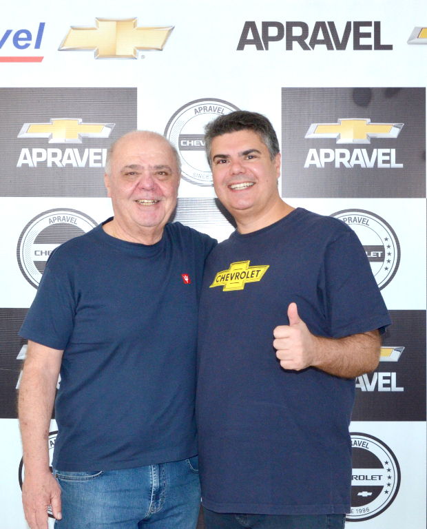 Hoje é dia de celebrar a vida de um líder inspirador! Parabéns ao empresário Nelson Augusto Filho, diretor-presidente do Grupo Ápravel Chevrolet, que comemora mais um ano de vida cercado pelo amor da família e o carinho dos amigos. Neste dia especial, Nelson recebe as calorosas homenagens dos companheiros do Rotary Club de Votuporanga e o abraço afetuoso de toda a equipe de colaboradores da ÁPRAVEL, rede de concessionárias Chevrolet que leva sua marca de excelência e compromisso. Feliz aniversário! Que esta nova fase venha repleta de saúde, sabedoria,  novas conquistas e muito sucesso! 