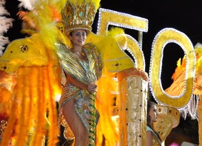 Desfile da escola de samba Raça Alvinegra (Fotos: Leidiane Sabino)