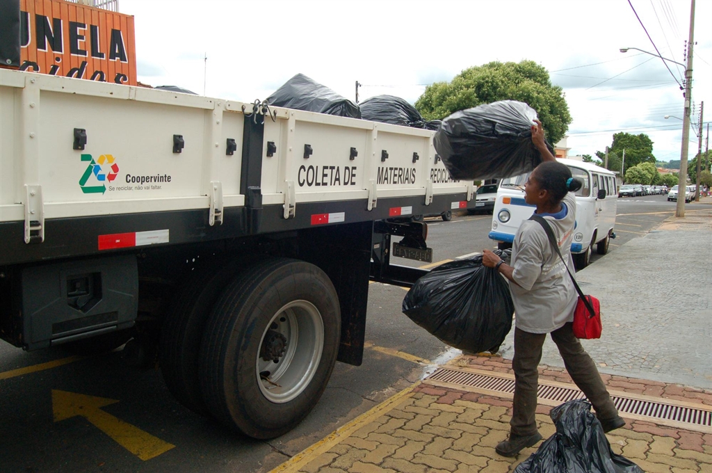 Governo Libera R 100 Mil Para Centro De Triagem Da Coopervinte