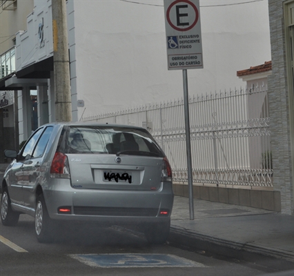 Idosos e deficientes sofrem na hora de estacionar