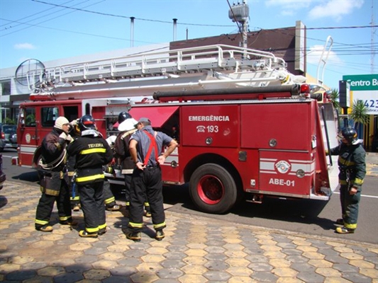Corpo de Bombeiros vistoria todas as edificações da cidade
