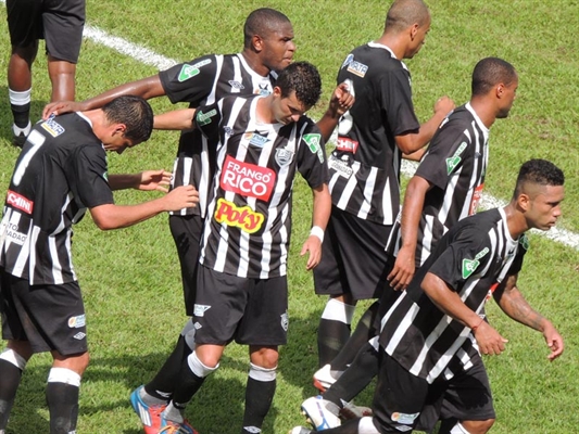 CAV enfrenta o sétimo colocado, o Independente