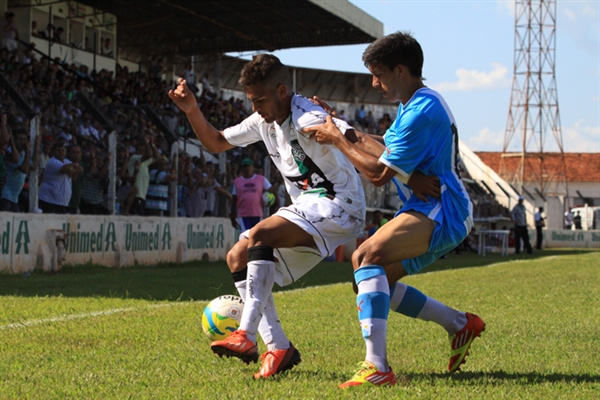 Após vitória, Figueirense assume a liderança da chave