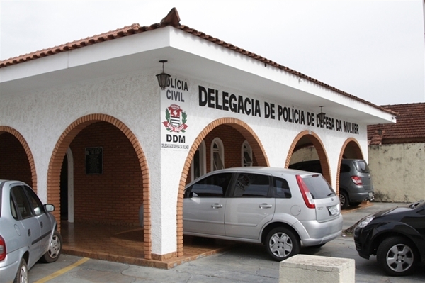 Para denúncias, a Delegacia de Defesa da Mulher de Votuporanga está localizada na rua Bahia, nº 3.055 (Foto: Reprodução)
