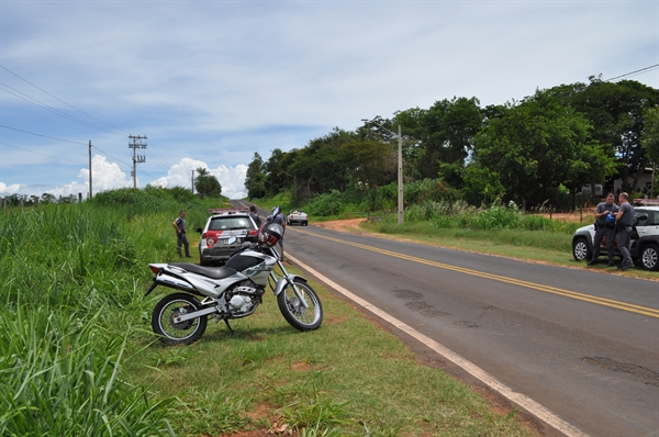 Segundo a PM, essa quadrilha teria furtado três motos nos últimos dias, em Votuporanga e Parisi (Foto: A Cidade)