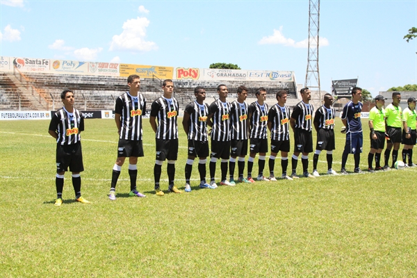 CAVinho vence por 2 a 1 em casa