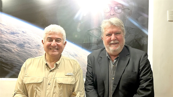  O prefeito Jorge Seba se reuniu com o senador Marcos Pontes, que anunciou emenda de R$ 440 mil para Votuporanga(Foto: Prefeitura de Votuporanga )