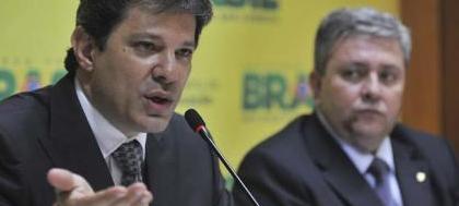 Dilma pede para Haddad ficar um pouco mais