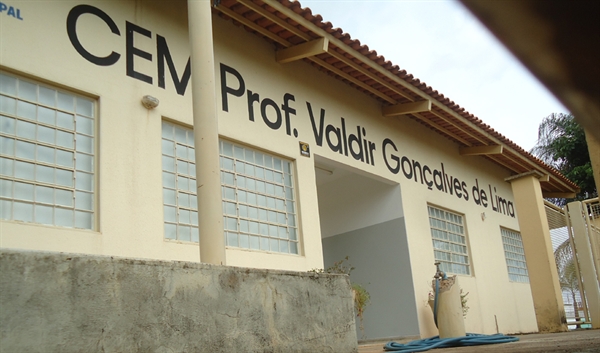 Professores indignados com demissão de diretor