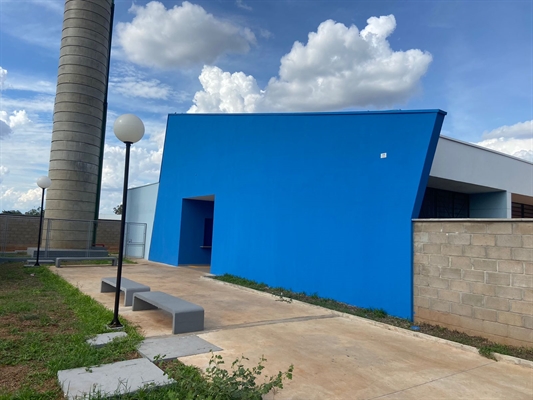 Vereadores irão votar na segunda-feira a liberação dos recursos para a compra dos móveis da nova escola do Jardim Carobeiras (Foto: A Cidade)