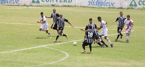 CAV dispensa quatro jogadores do elenco 