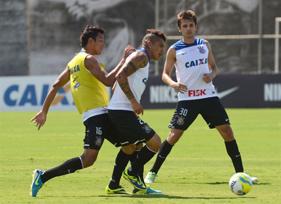 Mano comanda treino de finalizações