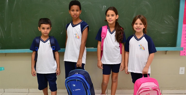 Educação vai oferecer uniformes a todos matriculados até fevereiro na rede municipal
