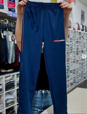 Entre os itens mais procurados estão camisetas, calças, bermudas e short-saias, especialmente por conta das altas temperaturas registradas na região. (Foto: De Haro)