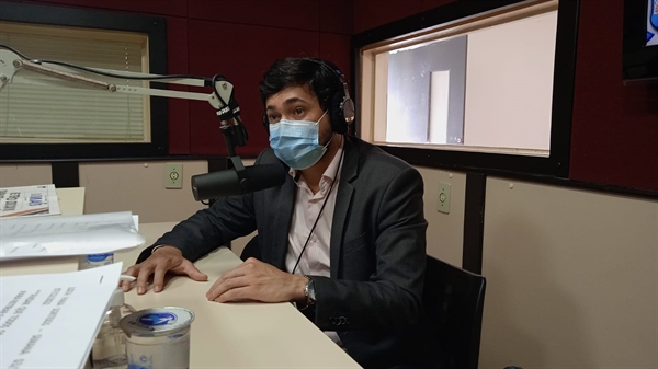 Marcelo Batista, secretário da Educação, fez um balanço do 1º dia de aula e disse que não será exigido comprovante de vacinação (Foto: A Cidade)