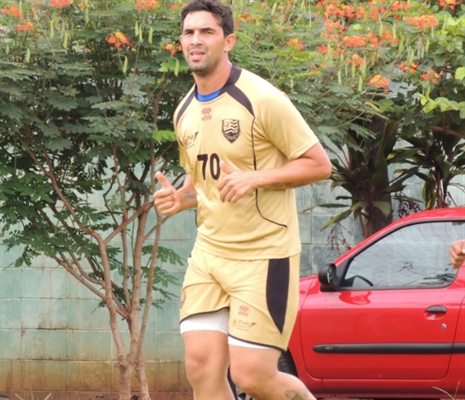 Chegou quem faltava: CAV confirma contratação do atacante Anderson