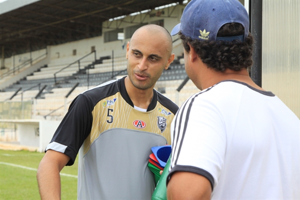 Abraão já treina e busca ganhar ritmo de jogo