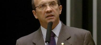 Dado comemora mudança na doação para criança 