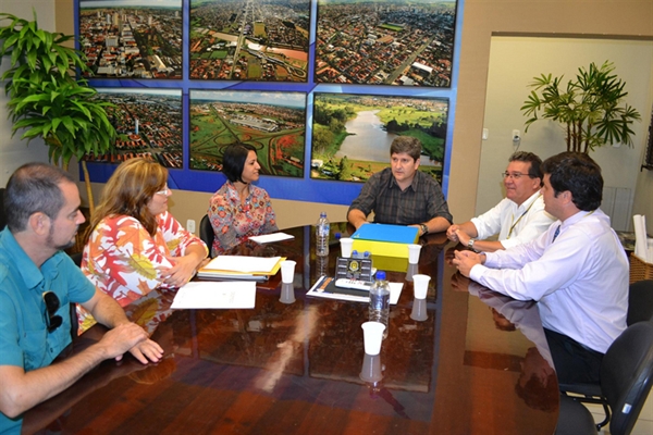 Votuporanga receberá exposição de Drummond