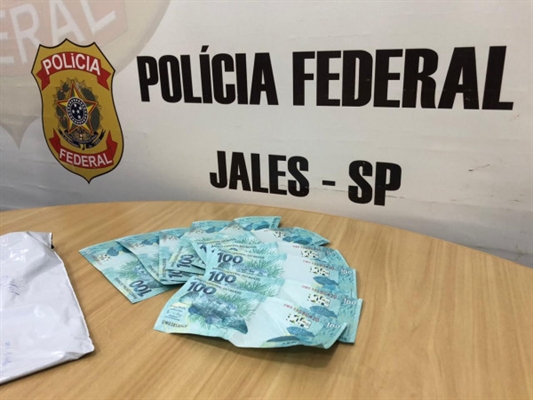 Polícia Federal realizou duas apreensões de cédulas falsas nas cidades de Santa Fé do Sul e Jales/SP em menos de 24 horas (Foto: Polícia Federal)