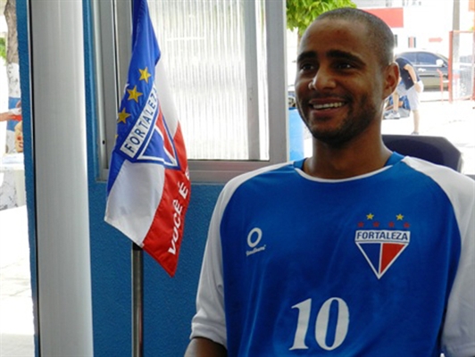 Lateral Kauê reforça a equipe da Votuporanguense