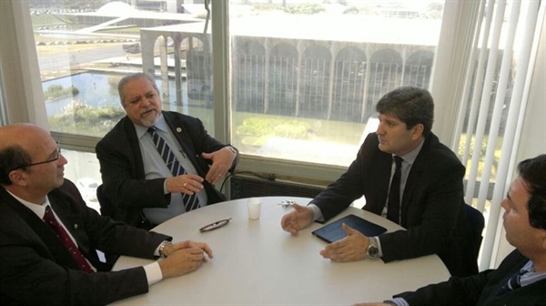 Prefeito pleiteia aumento de repasse do SUS para Santa Casa