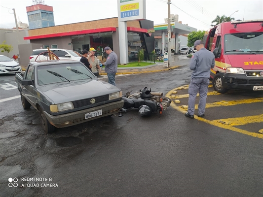 Segundo informações preliminares, os veículos se trombaram no cruzamento da rua São Paulo com a Tocantins  (Foto: A Cidade)