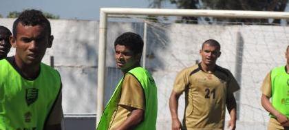 Alvinegra definida no 4-3-3 para vencer o Jaboticabal