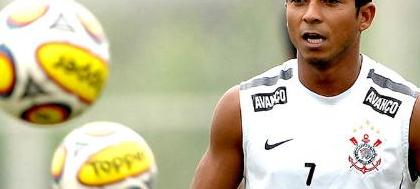 Tite se esforça para ajeitar Corinthians