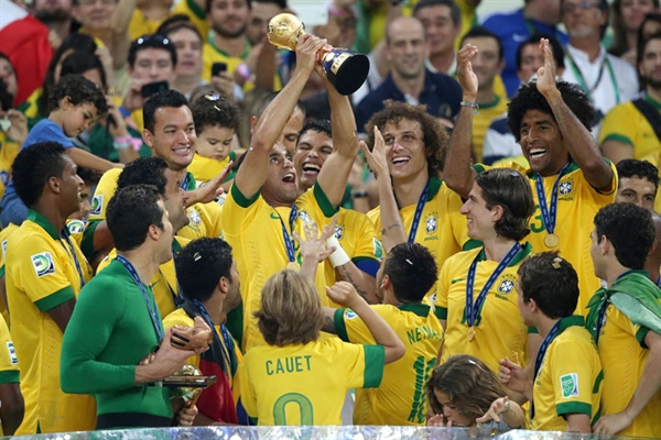 Seleção Brasileira volta ao top 10 do ranking da Fifa