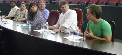 Vereador e secretária de Educação discutem sobre vagas
