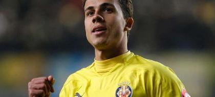 Nilmar sai do banco e faz dois gols na Alemanha