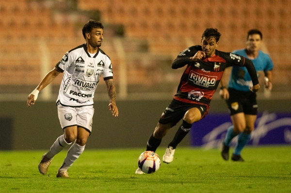 Os ingressos podem ser adquiridos na Clínica do Pescador, Polizeli Parafusos, Victor’s Celulares e na Arena Plínio Marin. Foto: Flavio Torres/Ituano FC