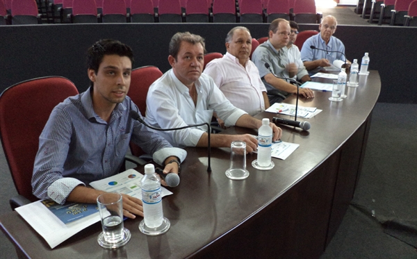 Alexandre Lima, contador da Saev Ambiental, apresentou o orçamento da autarquia