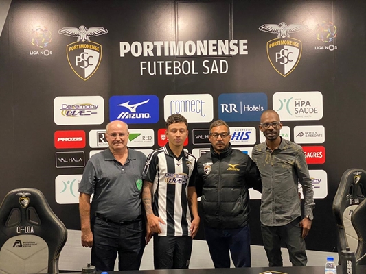 O meia Carlos Bagé foi apresentado ontem no Portimonense (Arquivo Pessoal)