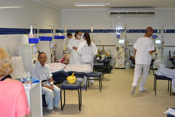 Secretária visita Aprevo para conhecer necessidades da entidade