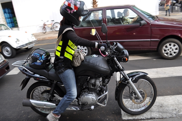 Fiscalização emite 25 notificações para mototáxis