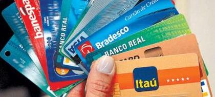 Bancos lançam cartões para quem não tem conta-corrente