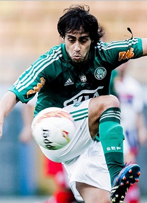 Sob presão, Palmeiras e São Paulo se enfrentam