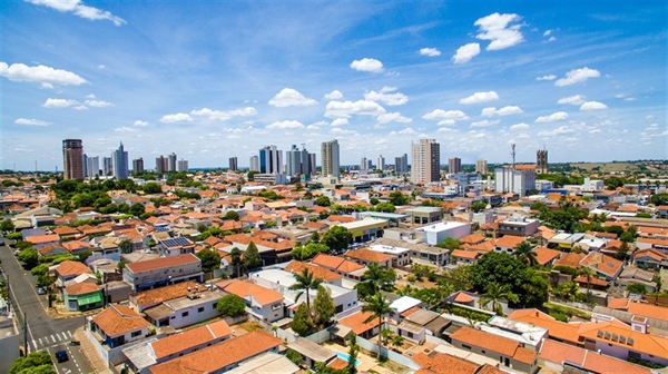 Empreendimentos com mais de 200 funcionários também continuam a contar com benefícios que já estavam previstos na lei anterior, aprovada no ano passado (Foto: Prefeitura de Votuporanga)