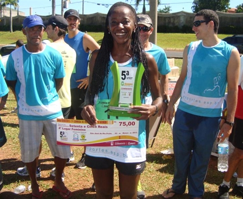 Eliete é 4ª colocada em corrida de São José do Rio Preto