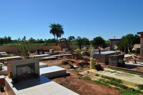Moradores cobram ampliação de cemitério em Simonsen