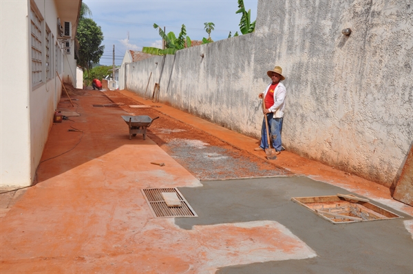 Projeto contempla a construção de grelhas e a instalação de novas tubulações de águas pluviais (Foto: Divulgação/ Prefeitura de Votuporanga) 