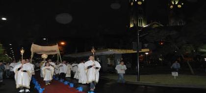 Mais de 1200 fiéis celebram Corpus Christi