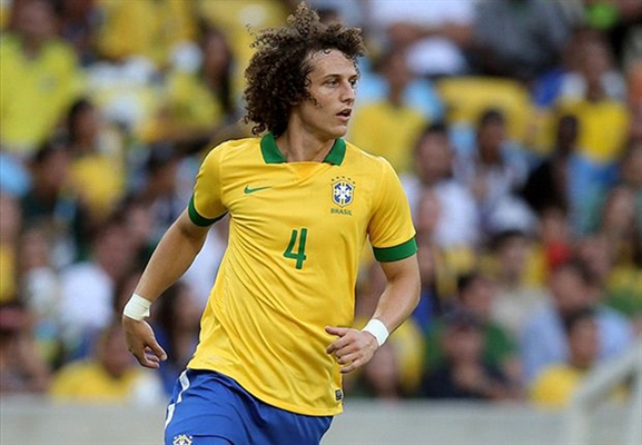 Cartão de Thiago Silva irrita David Luiz