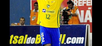 Aos 33 anos, Falcão garante boa fase